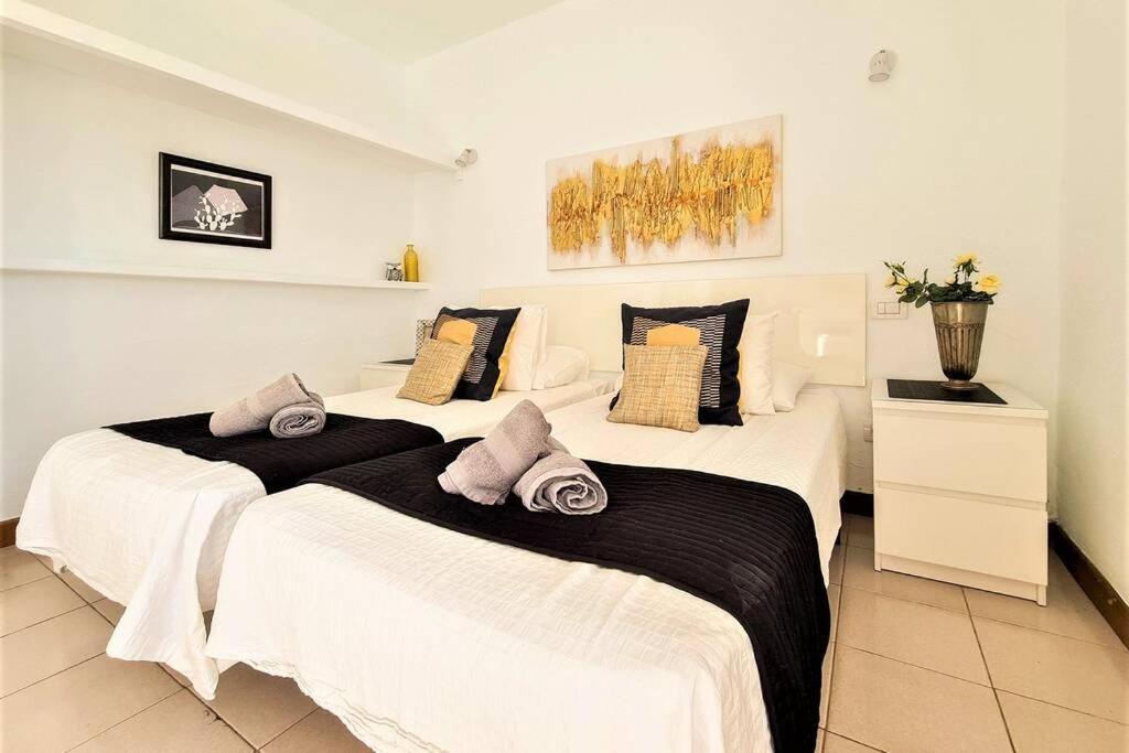 Stunning Sea View Villa With 6 Bedrooms & Heated Pool - Villa Renaissance Playa Blanca Oda fotoğraf
