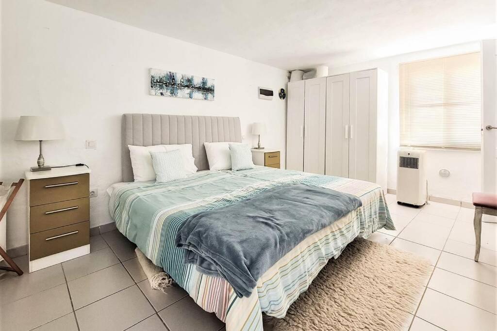 Stunning Sea View Villa With 6 Bedrooms & Heated Pool - Villa Renaissance Playa Blanca Oda fotoğraf